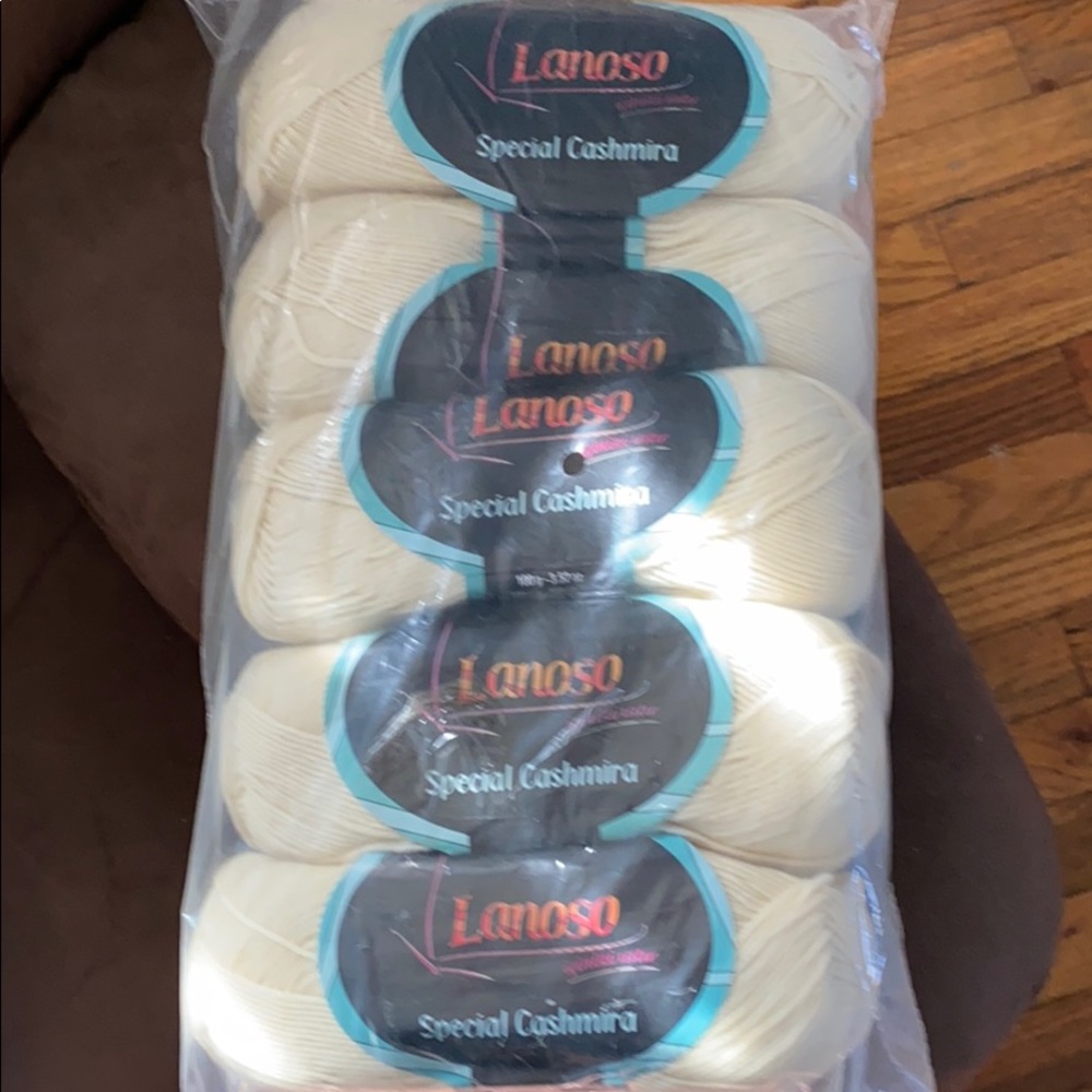 Lot of 5 100% wool yarn.